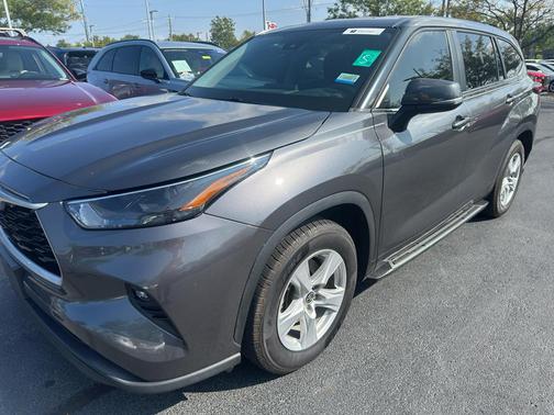 2023 Toyota Highlander LE
