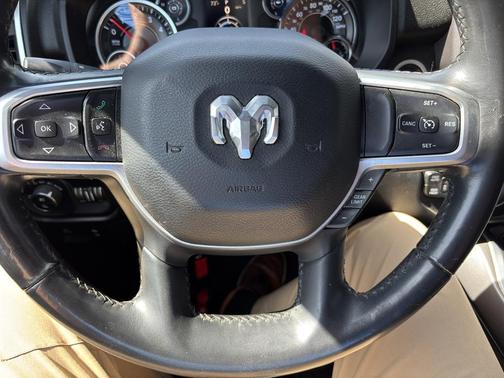 Delmonico Red Pearlcoat 2019 RAM 1500 Big Horn