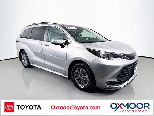 2024 Toyota Sienna XLE