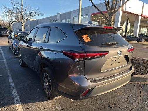 2023 Toyota Highlander Hybrid XLE