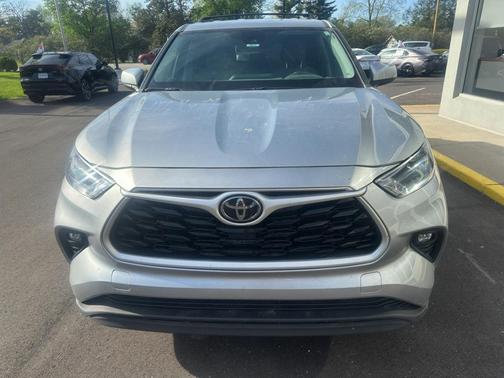 Celestial Silver Metallic 2023 Toyota Highlander LE