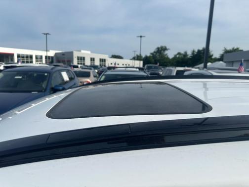 Ice Cap 2025 Toyota RAV4 XLE