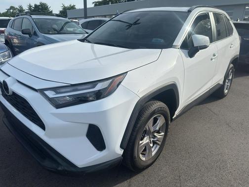 Ice Cap 2025 Toyota RAV4 XLE