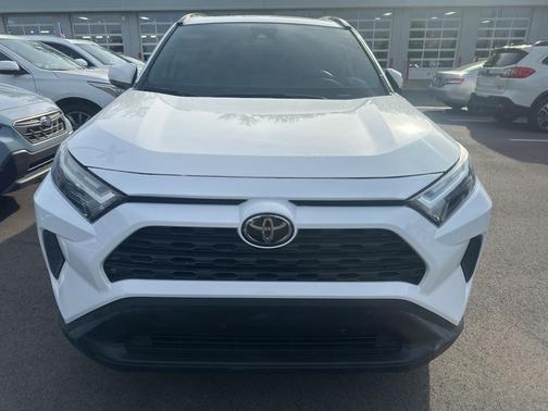 Ice Cap 2025 Toyota RAV4 XLE