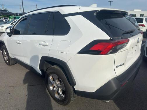 Ice Cap 2025 Toyota RAV4 XLE