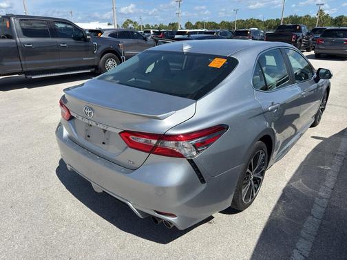 Celestial Silver Metallic 2019 Toyota Camry SE