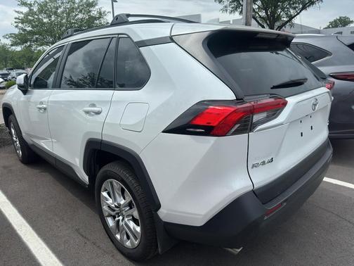 Wind Chill Pearl 2025 Toyota RAV4 XLE Premium
