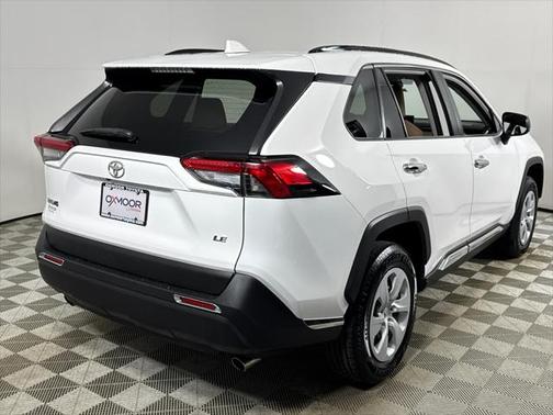 2020 Toyota RAV4 LE