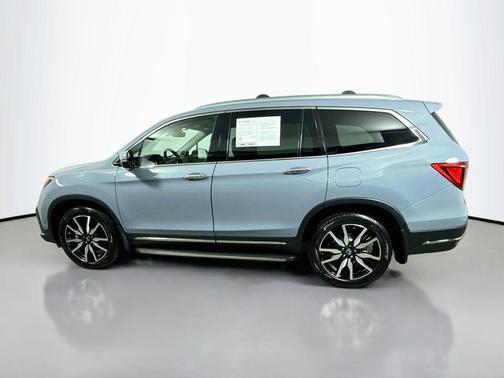 Sonic Gray Pearl 2022 Honda Pilot Touring 8-Passenger
