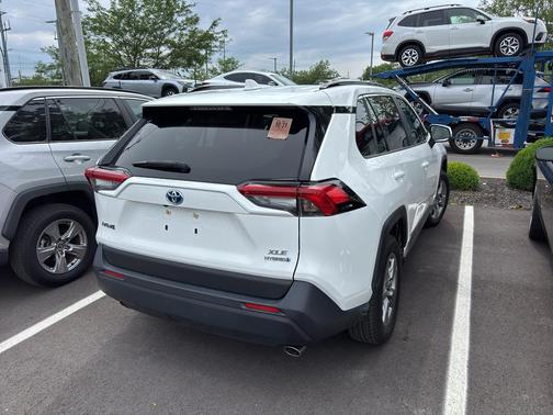 Ice Cap 2023 Toyota RAV4 Hybrid XLE