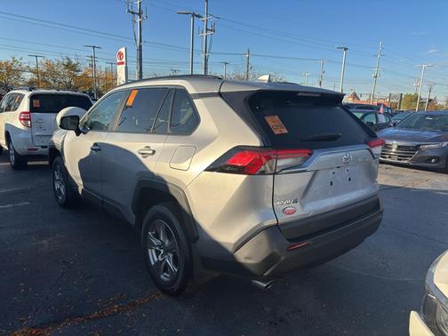 2025 Toyota RAV4 XLE