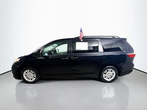 2016 Toyota Sienna XLE