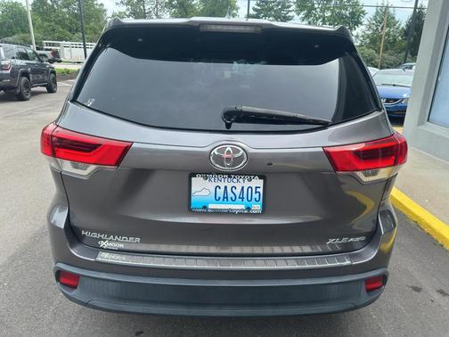 Predawn Gray Mica 2018 Toyota Highlander XLE