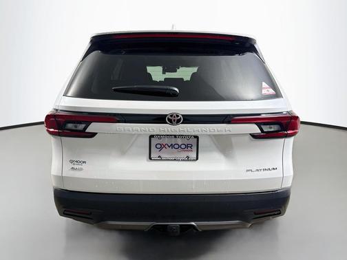 Wind Chill Pearl 2026 Toyota Grand Highlander Platinum
