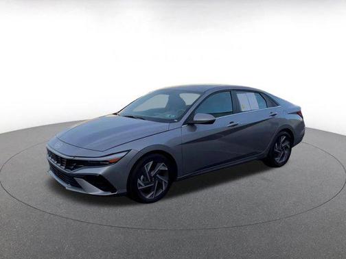 2025 Hyundai ELANTRA SEL