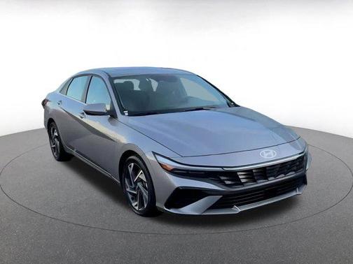 2025 Hyundai ELANTRA SEL