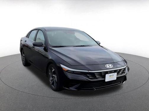 2025 Hyundai ELANTRA SEL