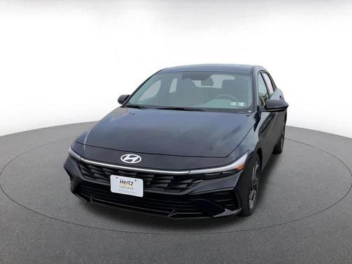 2025 Hyundai ELANTRA SEL