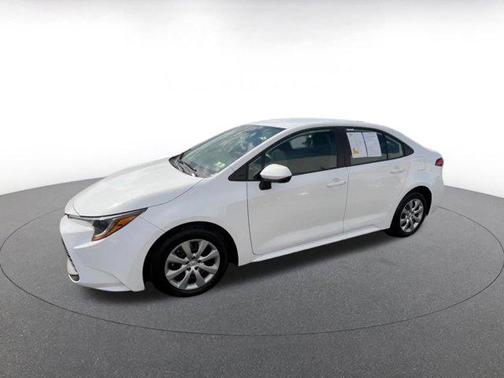 Ice Cap 2025 Toyota Corolla LE