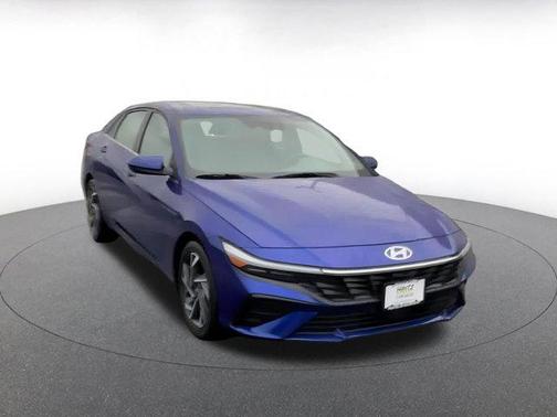 2025 Hyundai ELANTRA SEL