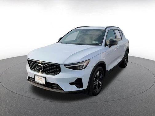 2024 Volvo XC40 CORE
