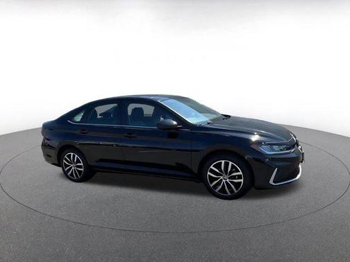 Deep Black Pearl 2025 Volkswagen Jetta 1.5T SE