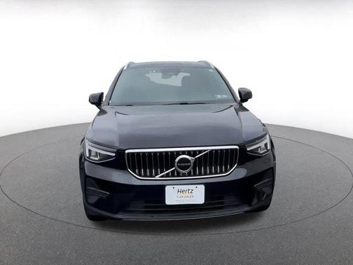 2024 Volvo XC40 CORE