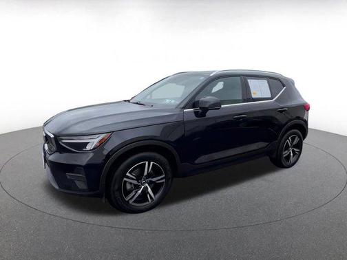 2024 Volvo XC40 CORE