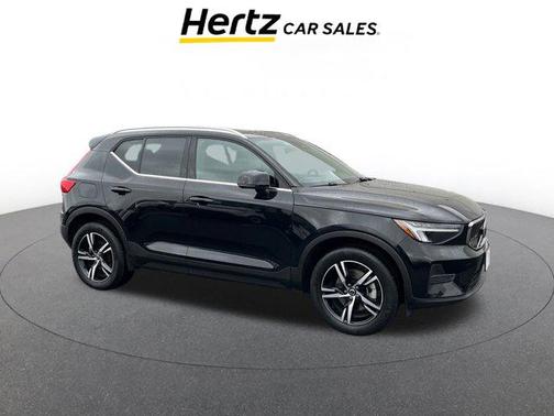2024 Volvo XC40 CORE
