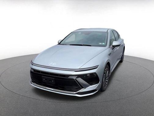 Aero Silver 2025 Hyundai SONATA Hybrid SE