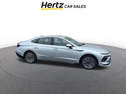 Aero Silver 2025 Hyundai SONATA Hybrid SE