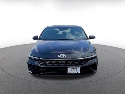 Abyss Black 2025 Hyundai ELANTRA SEL