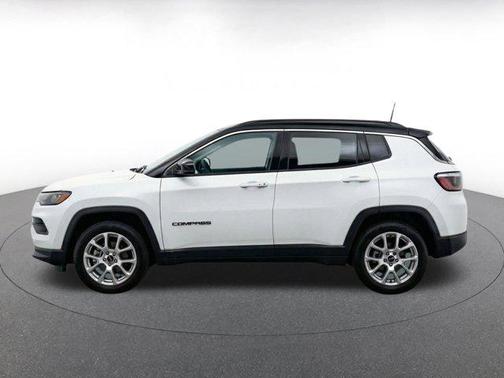 Bright White Clearcoat 2025 Jeep Compass Limited