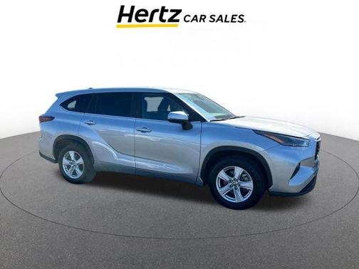 Celestial Silver Metallic 2025 Toyota Highlander LE