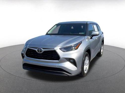 Celestial Silver Metallic 2025 Toyota Highlander LE