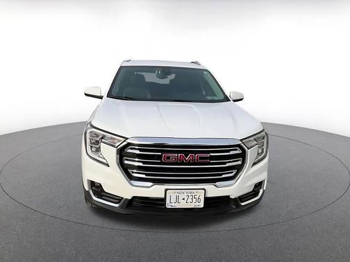 Summit White 2024 GMC Terrain SLT