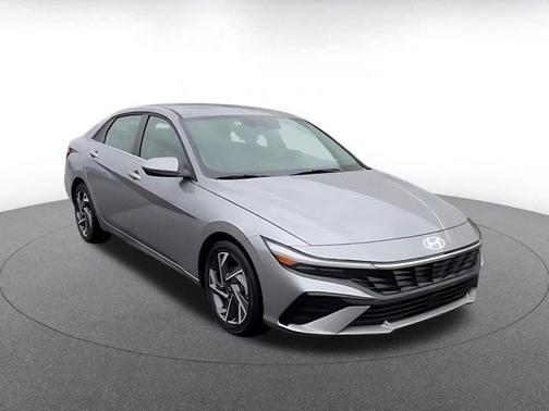 Fluid Metal 2025 Hyundai ELANTRA SEL