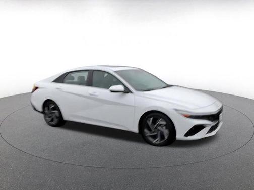 2025 Hyundai ELANTRA SEL