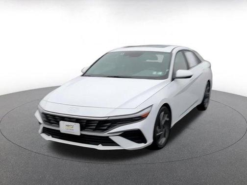 2025 Hyundai ELANTRA SEL