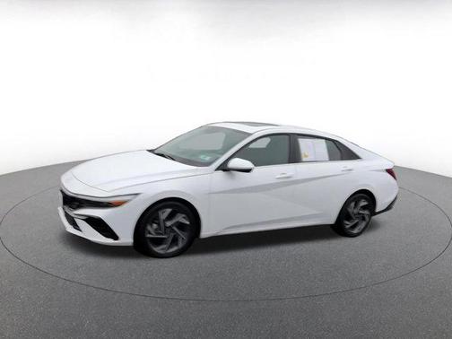 2025 Hyundai ELANTRA SEL