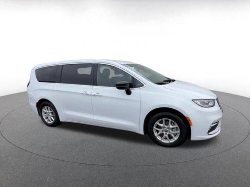 2025 Chrysler Pacifica L