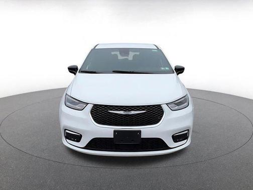 2025 Chrysler Pacifica L