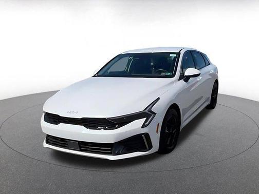 Snow White Pearl 2025 Kia K5 LXS