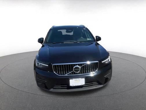 2024 Volvo XC40 CORE