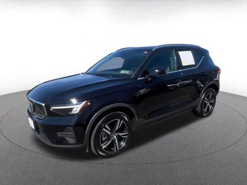2024 Volvo XC40 CORE