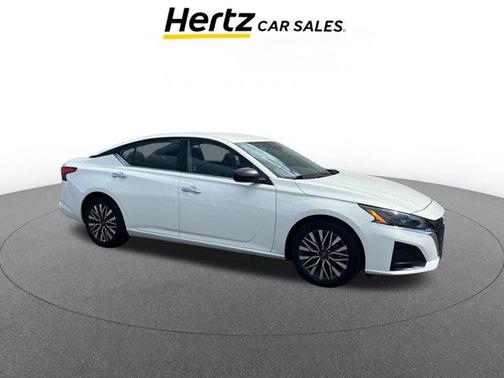 Glacier White 2025 Nissan Altima SV FWD