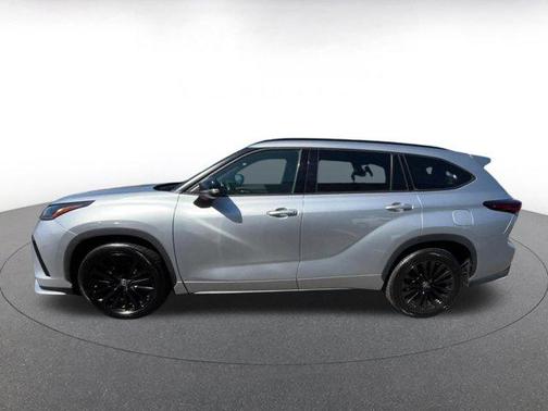 Celestial Silver Metallic 2024 Toyota Highlander XSE