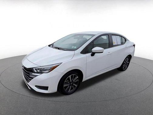 Aspen White Tricoat 2025 Nissan Versa 1.6 SV