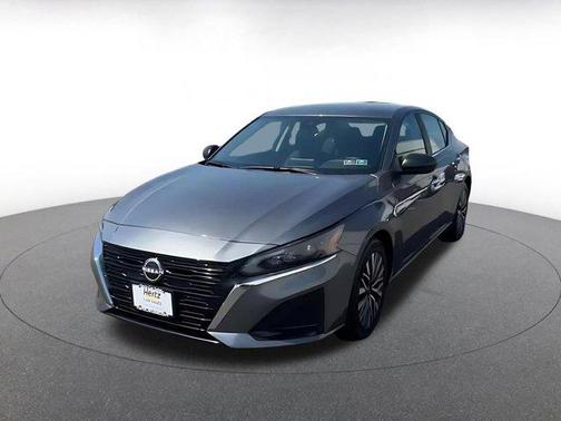 Gun Metallic 2025 Nissan Altima SV FWD