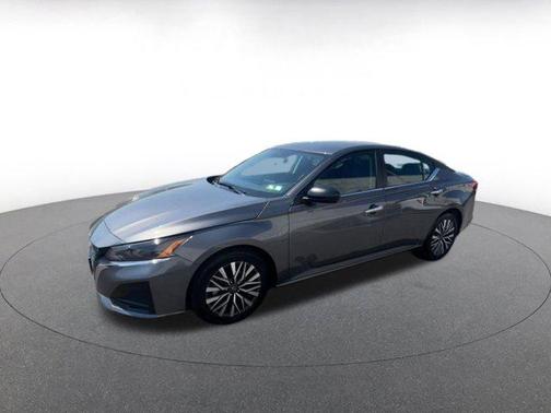 Gun Metallic 2025 Nissan Altima SV FWD